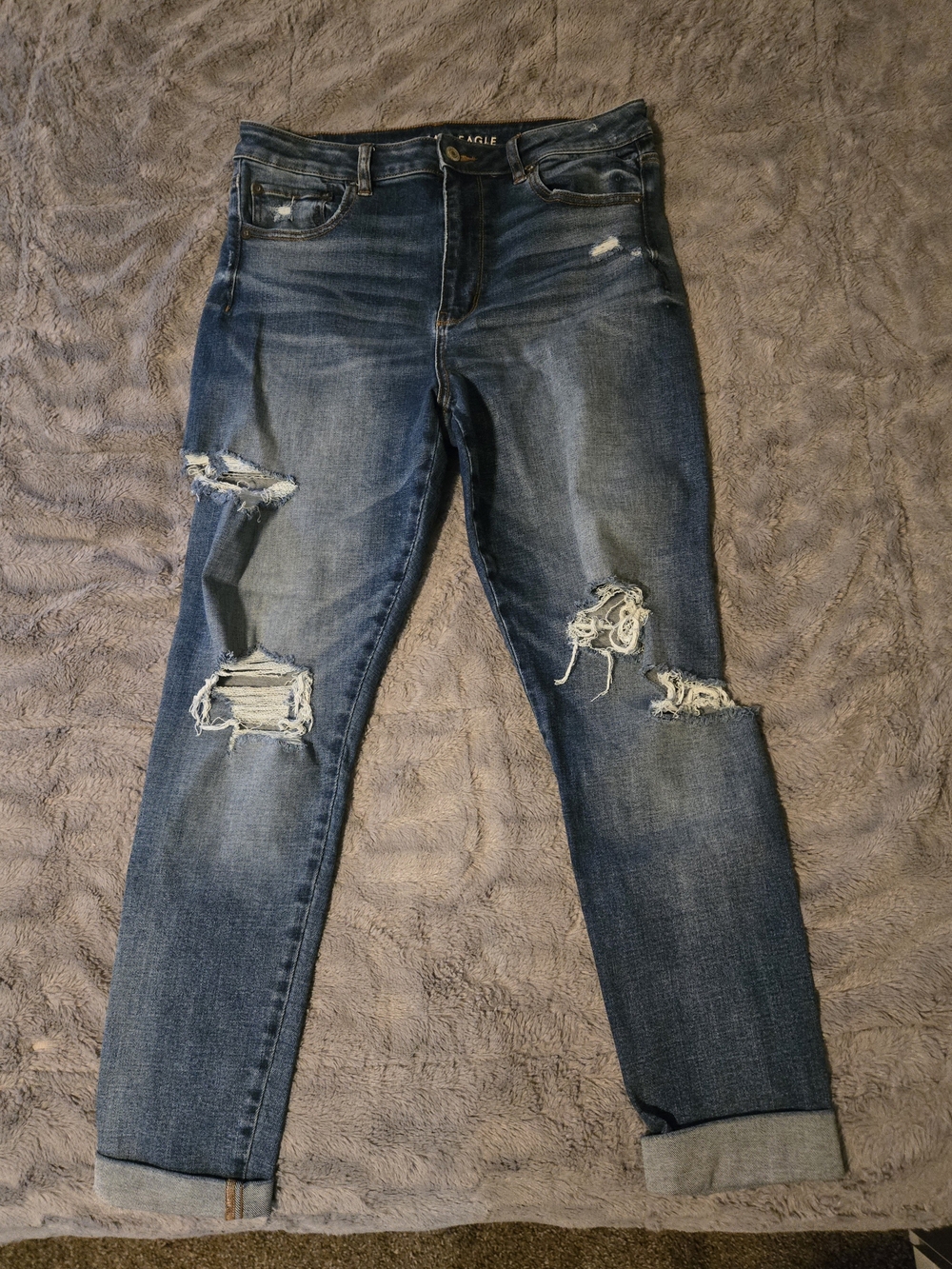 American Eagle Women’s Distressed Mid-Blue Ripped Jeans